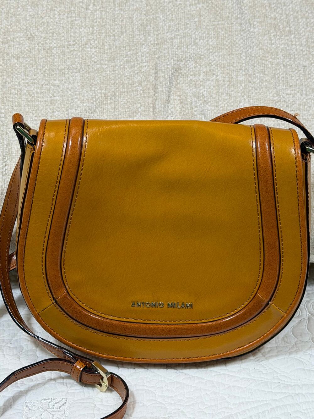 Antonio Melanie Women's Tan Satchel Crossbody Travel Casual Purse Handbag